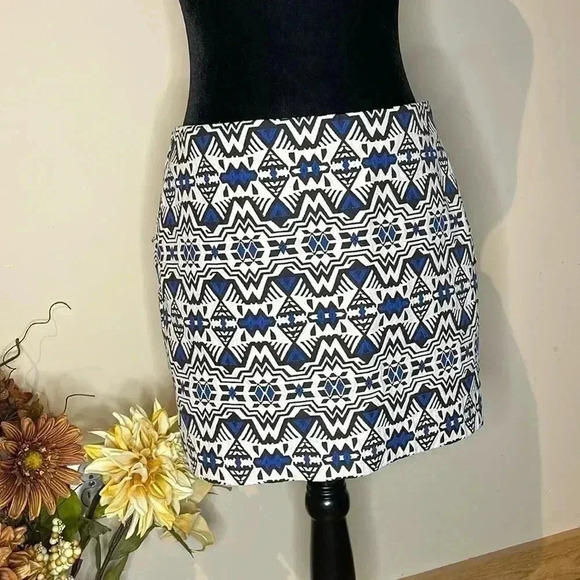 H&M Divided Aztec Tribal Print Mini Skirt Women’s 8 - Picture 1 of 6